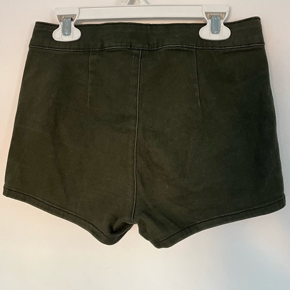 OLIVE GREEN SHORTS HIGH WAISTED - Picture 5 of 5